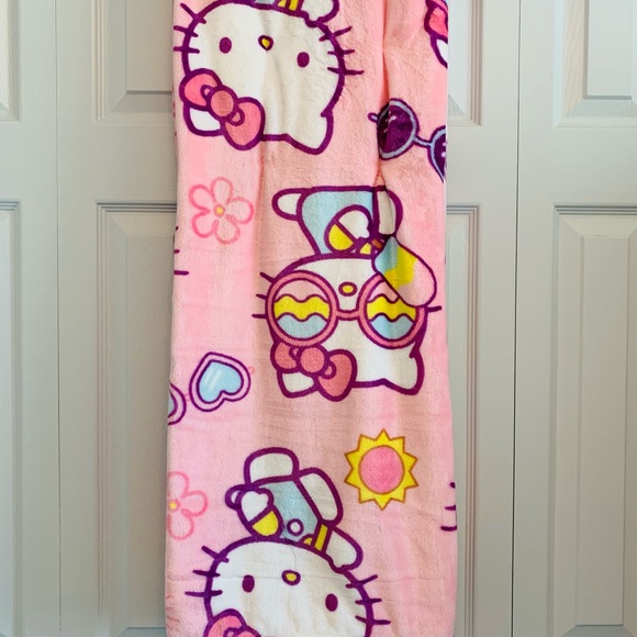 Hello Kitty Pink Summer blanket - Picture 2 of 3